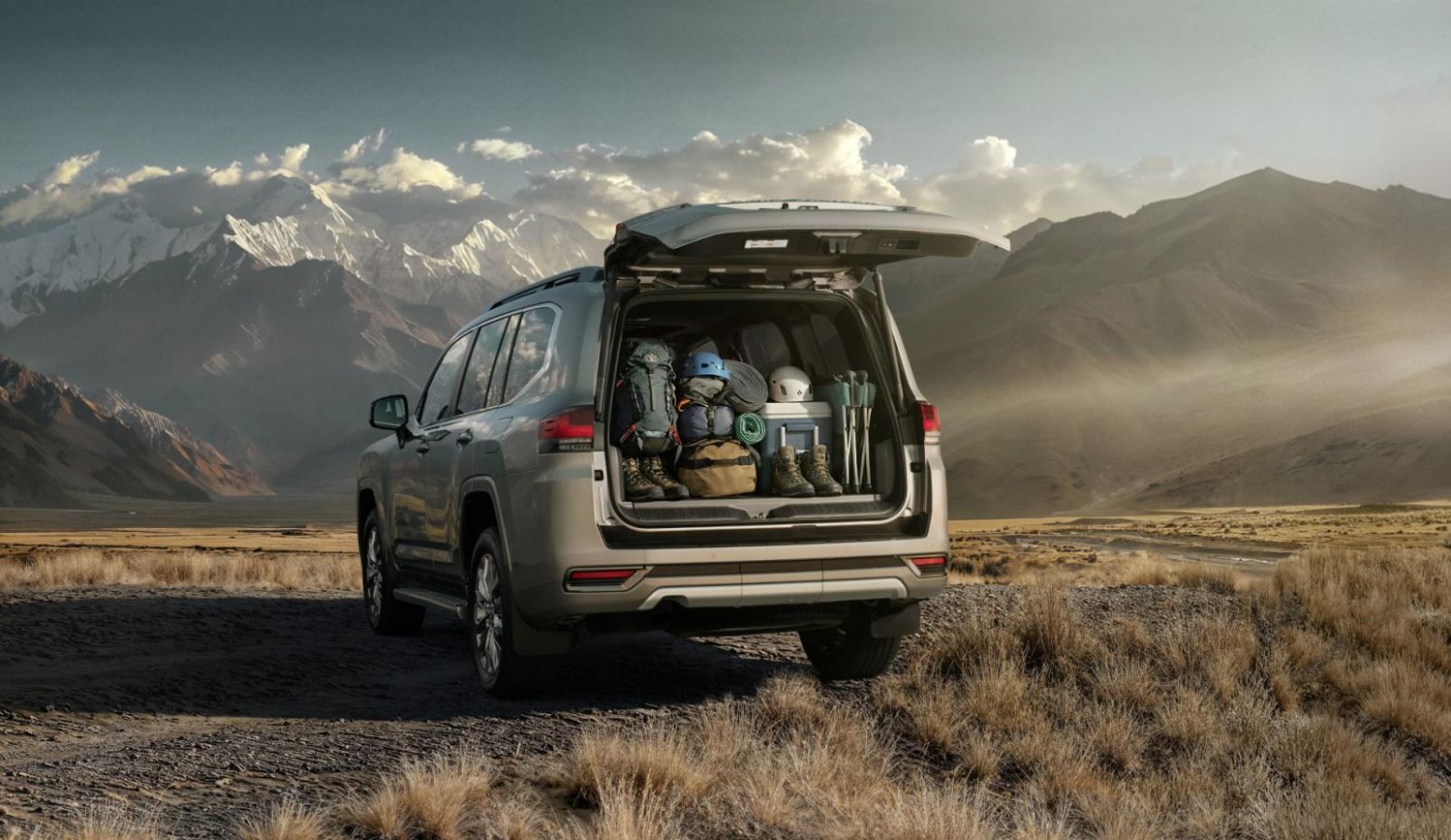 Ντεμπούτο για το νέο υβριδικό Toyota Land Cruiser 300 με 457 ίππους